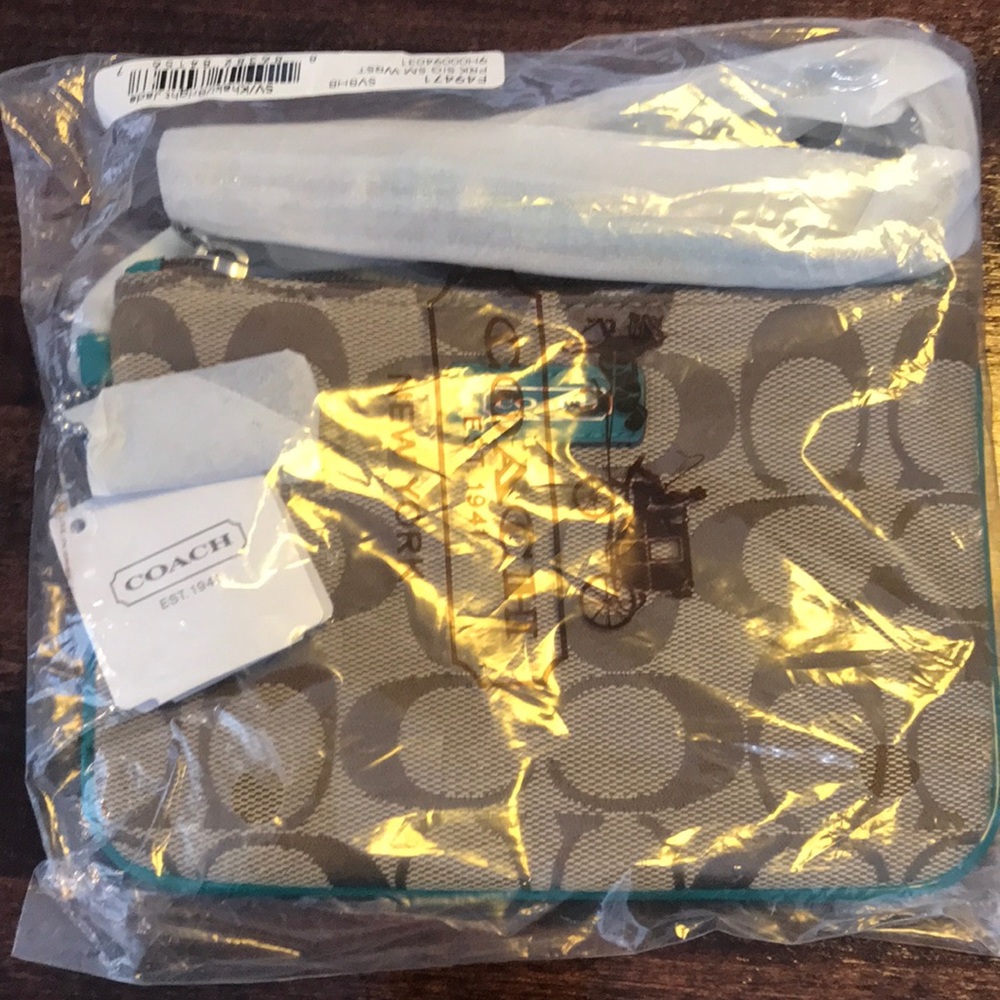 New with tags coach wristlet